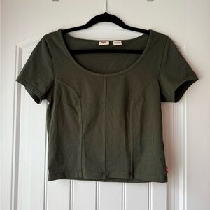 Levi’s olive green short sleeve crop top